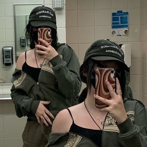 Meet your Posher, Lillith